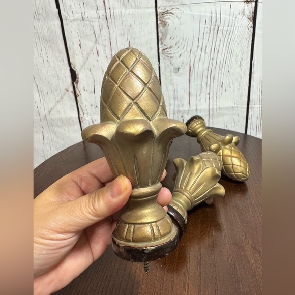 Gold Brass Toned Resin Plaster Finials from Pier Imports  Perfect for Curtains! - Picture 14 of 16